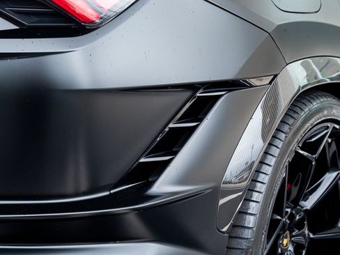 Used 2024 Lamborghini Urus Performante AWD/4WD image 17
