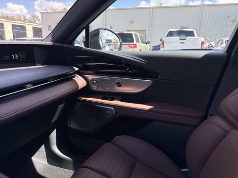 New 2026 Lincoln Nautilus Reserve image 22