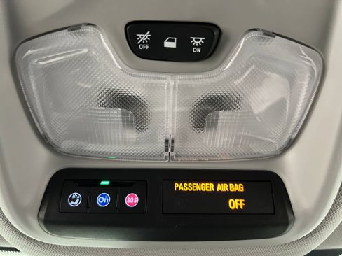 Used 2025 Chevrolet TrailBlazer LT AWD/4WD image 62