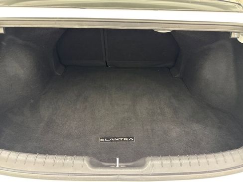 Used 2021 Hyundai Elantra Limited image 28