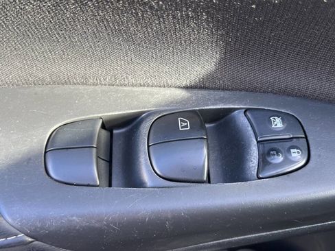 Used 2019 Nissan Sentra S image 22