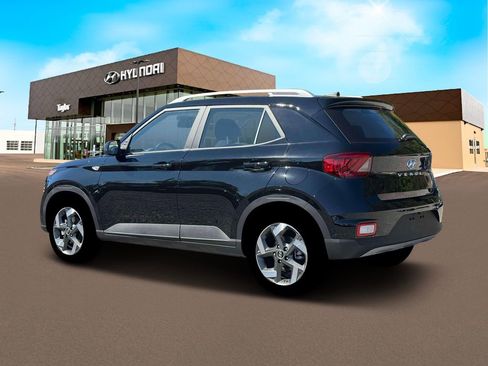 New 2026 Hyundai Venue SEL FWD image 4