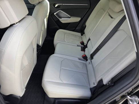 Used 2024 Audi Q3 2.0T Premium image 14