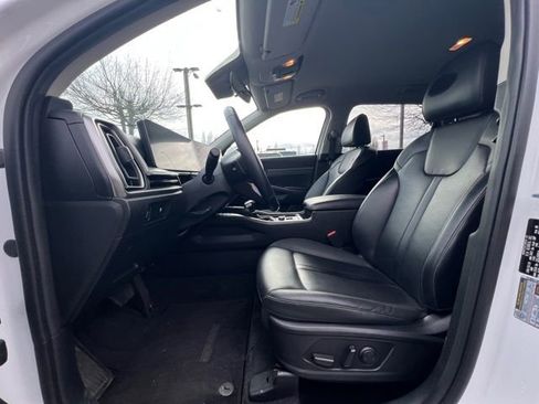 Certified 2024 Kia Sorento S image 18