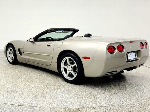 Used 2000 Chevrolet Corvette Convertible w/ Memory Pkg RWD image 7