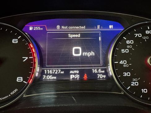 Used 2018 Audi Q7 3.0T Premium AWD/4WD image 30