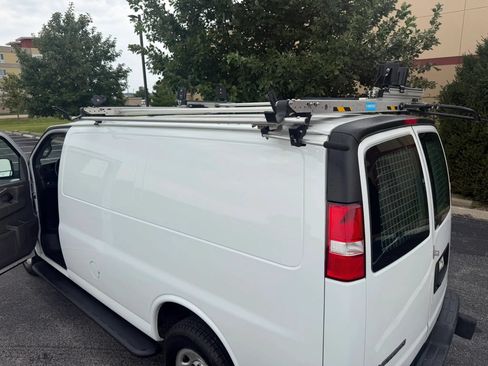 Used 2020 GMC Savana 2500 w/ Driver Convenience Package RWD image 16