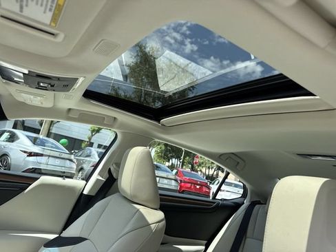Certified 2024 Lexus ES 350 w/ Premium Package FWD image 22