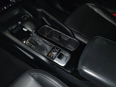 Used 2020 Kia Telluride LX image 26