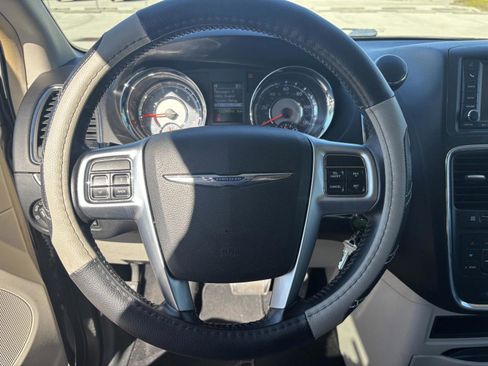 Used 2011 Chrysler Town & Country Touring w/ Security Group image 25