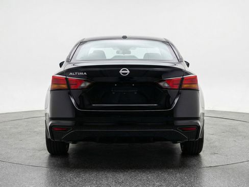 Used 2025 Nissan Altima 2.5 SV image 6