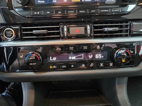 Used 2022 Nissan Pathfinder SL w/ SL Premium Package image 36