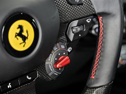 Used 2020 Ferrari 812 Superfast RWD image 34