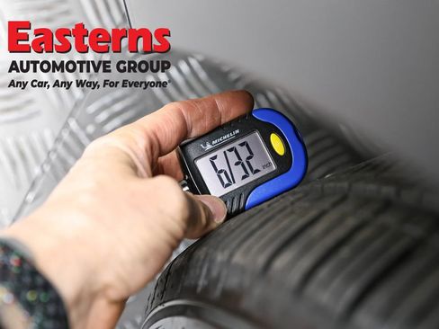 Used 2022 Tesla Model Y Long Range image 25