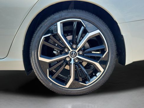 Used 2025 Nissan Altima 2.5 SR FWD image 35