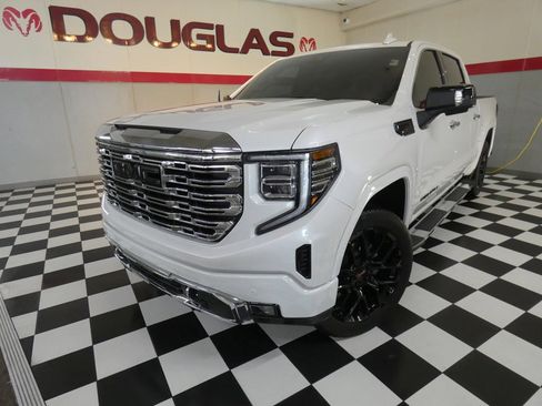 Used 2025 GMC Sierra 1500 Denali w/ Technology Package AWD/4WD image 1