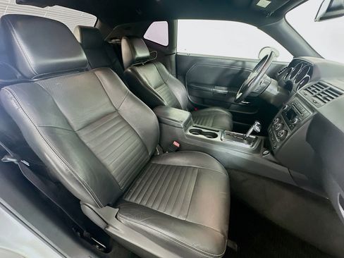 Used 2012 Dodge Challenger R/T image 25