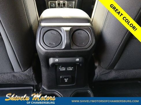 Certified 2021 Jeep Gladiator Overland AWD/4WD image 12