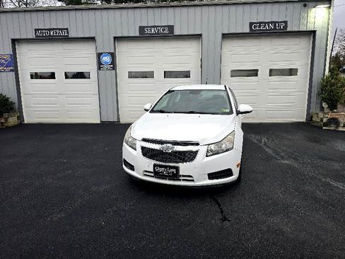 Used 2014 Chevrolet Cruze LT image 3