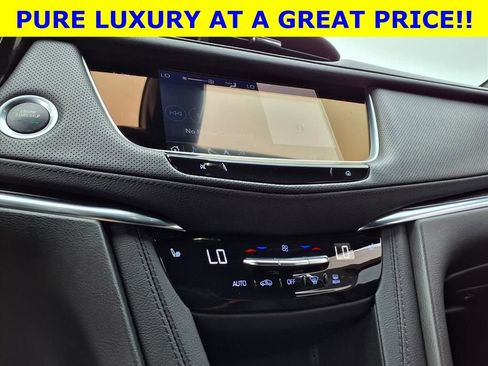 Used 2023 Cadillac XT5 Premium Luxury image 16