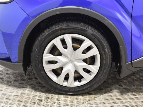 Used 2020 Toyota C-HR LE image 35