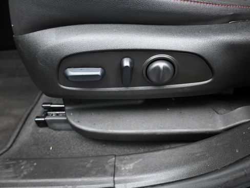 Used 2023 Chevrolet Blazer RS w/ Enhanced Convenience Package image 8