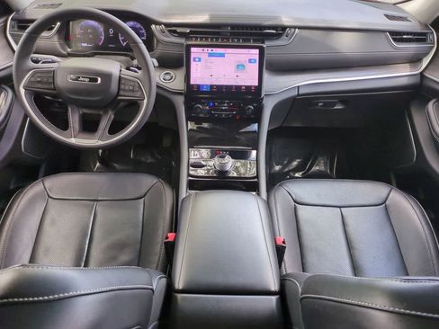 Certified 2023 Jeep Grand Cherokee Limited w/ Luxury Tech Group II AWD/4WD image 16