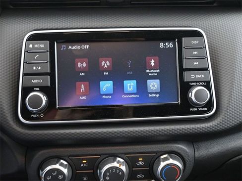 New 2025 Nissan Kicks Play S image 3