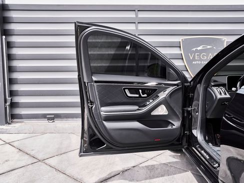 Used 2025 Mercedes-Benz S 580 4MATIC Sedan image 28
