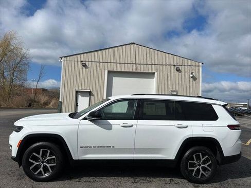 Certified 2023 Jeep Grand Cherokee L Limited AWD/4WD image 11