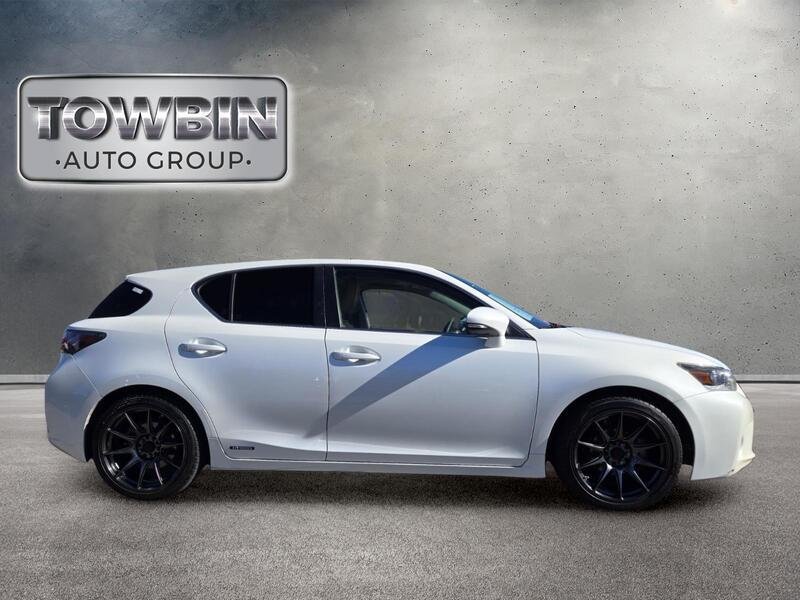 Used 2013 Lexus CT 200h w/ Premium Pkg w/Navigation FWD image 3