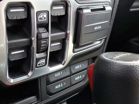New 2026 Jeep Gladiator Sport AWD/4WD image 19