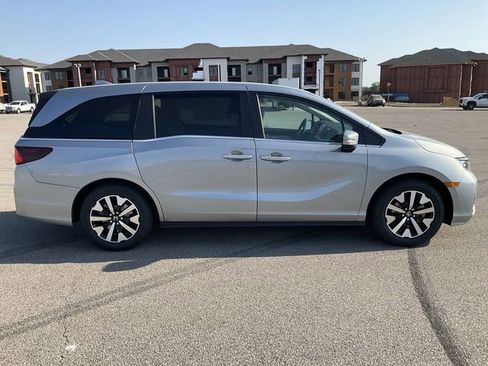 Used 2026 Honda Odyssey EX-L image 13