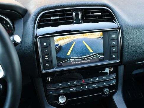 Used 2018 Jaguar F-PACE Prestige image 50