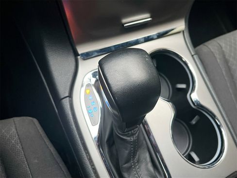 Used 2019 Jeep Grand Cherokee Laredo image 16