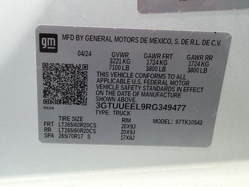 Used 2024 GMC Sierra 1500 AT4 w/ Technology Package AWD/4WD image 34