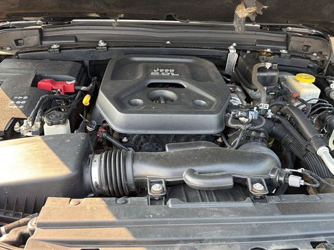 Used 2020 Jeep Wrangler Unlimited Sport AWD/4WD image 30