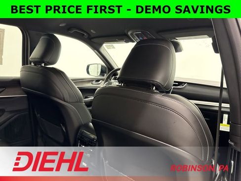 New 2025 Jeep Grand Cherokee L Limited w/ Black Appearance Package AWD/4WD image 14