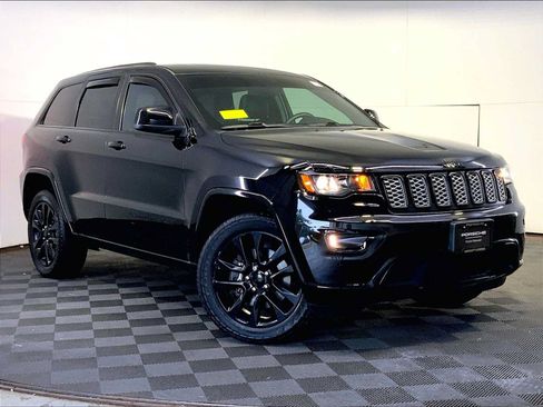 Used 2021 Jeep Grand Cherokee Laredo X AWD/4WD image 9