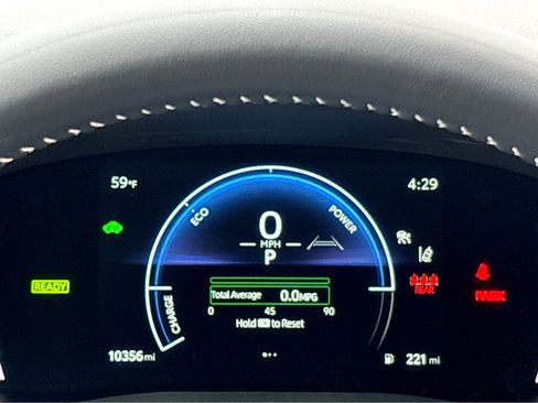 Used 2025 Toyota Camry SE w/ Multimedia Upgrade Package image 5