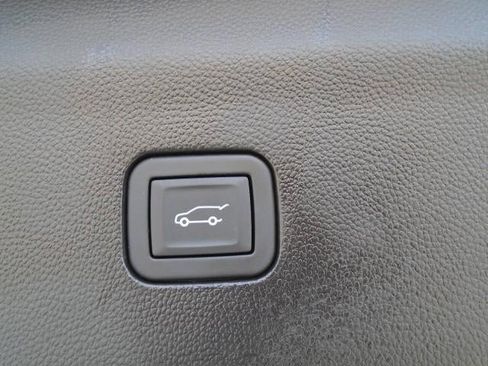 Certified 2024 Buick Enclave Avenir w/ Avenir Technology Package image 31