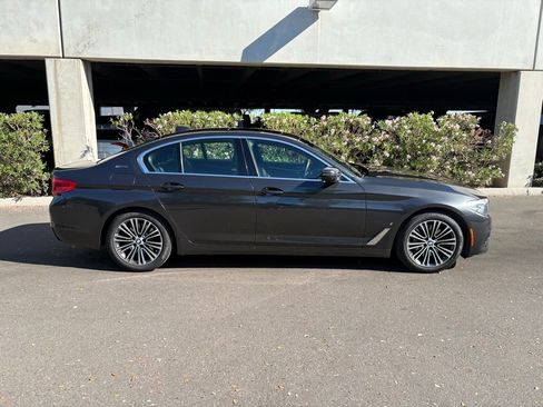 Used 2019 BMW 530e w/ Convenience Package image 3