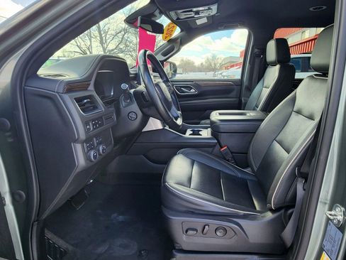 Used 2023 Chevrolet Suburban Premier image 15