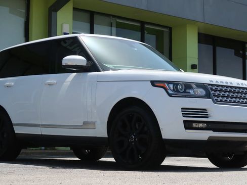 Used 2015 Land Rover Range Rover Supercharged AWD/4WD image 6