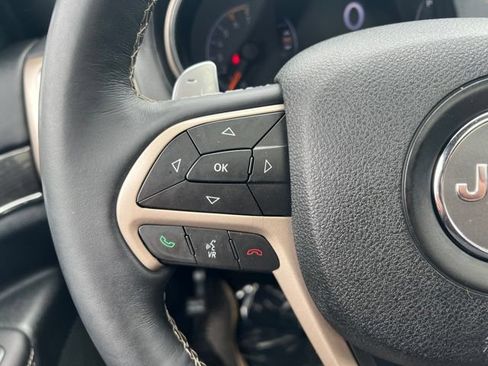 Used 2014 Jeep Grand Cherokee Overland w/ Advanced Technology Group AWD/4WD image 9