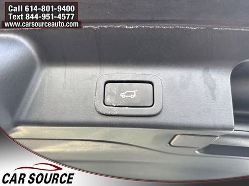 Used 2019 Jaguar F-PACE Prestige image 39