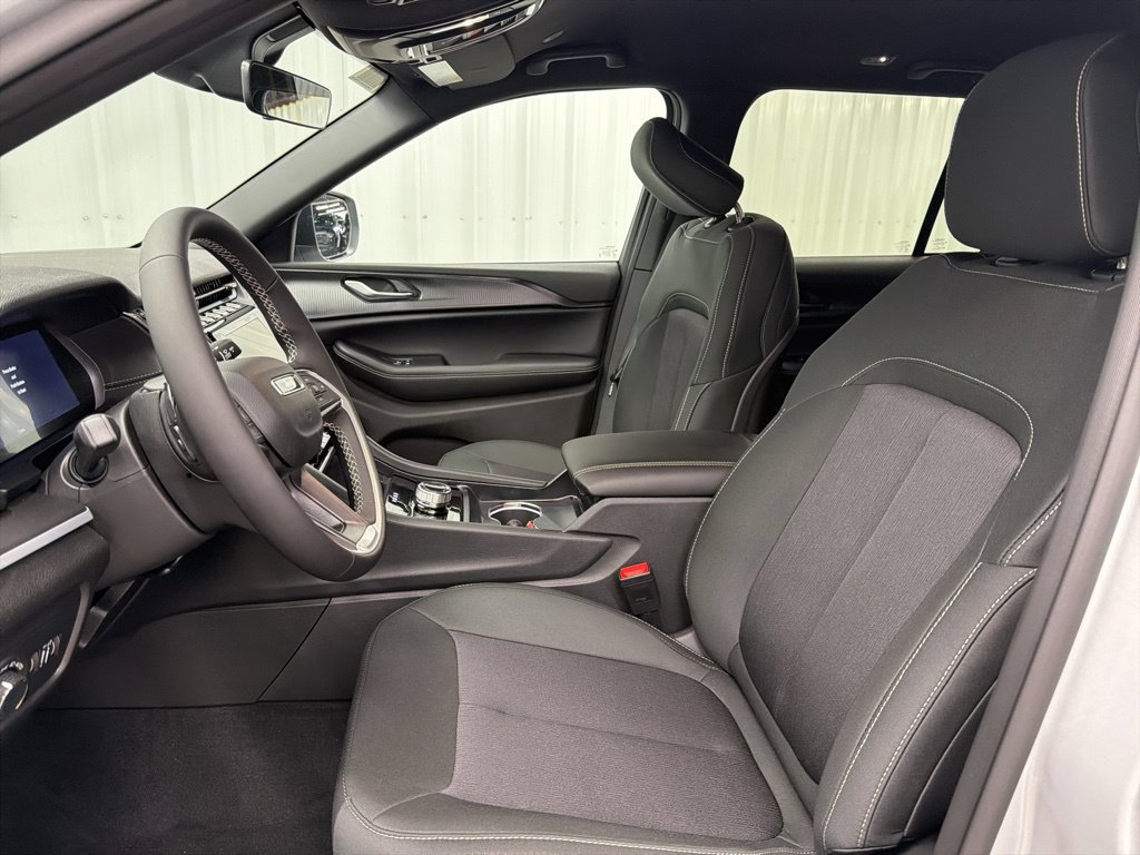 New 2026 Jeep Grand Cherokee Laredo RWD image 14