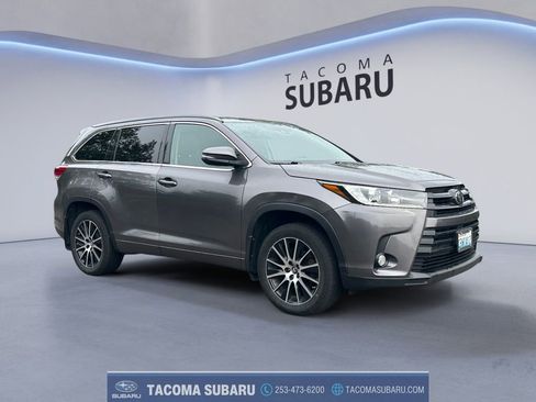 Used 2018 Toyota Highlander SE AWD/4WD image 7