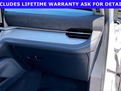 Used 2025 Ford Explorer Active RWD image 13