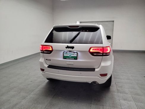 Used 2020 Jeep Grand Cherokee Altitude AWD/4WD image 7